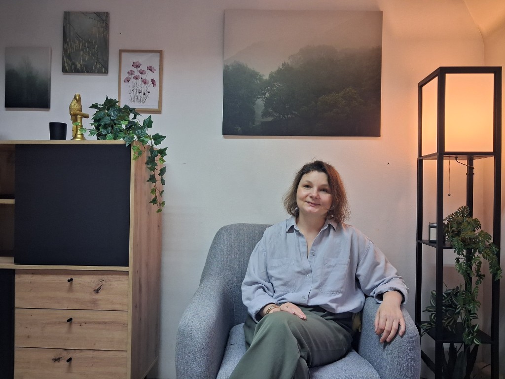 Aniela Zator w gabinecie psychologicznym